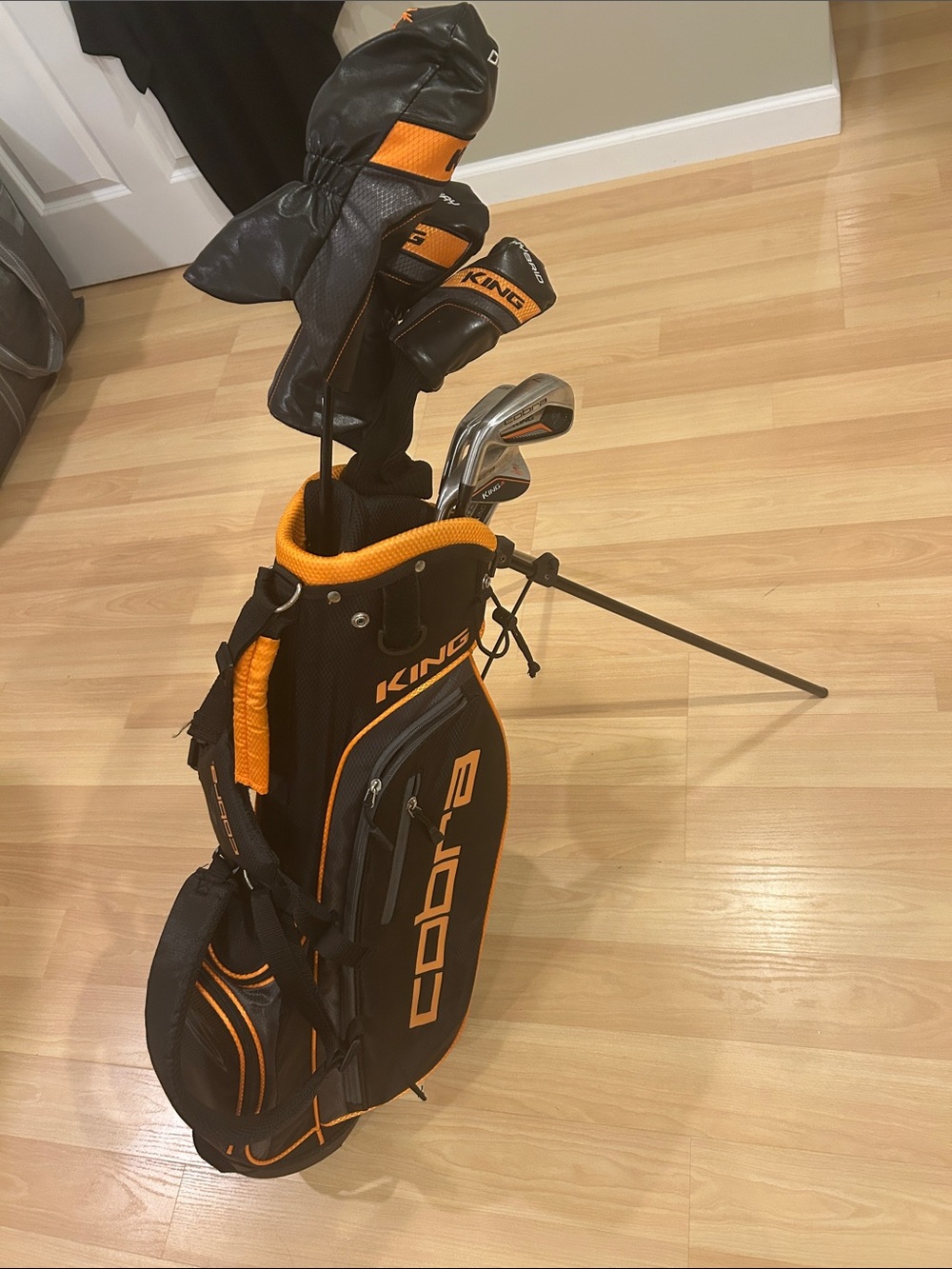King cobra left handed golf set (Orange and Black) great for junior golfers